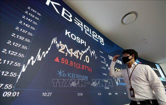 Hàn Quốc: Người nước ngoài mua số trái phiếu, cổ phiếu kỷ lục